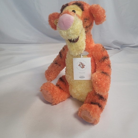 Disney Authentic Disney Store Tigger Winnie The Pooh Plush Stuffed Animal 13" - Picture 1 of 10